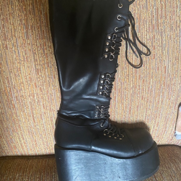 2003 Hot Topic brand platform boots - Picture 2 of 2